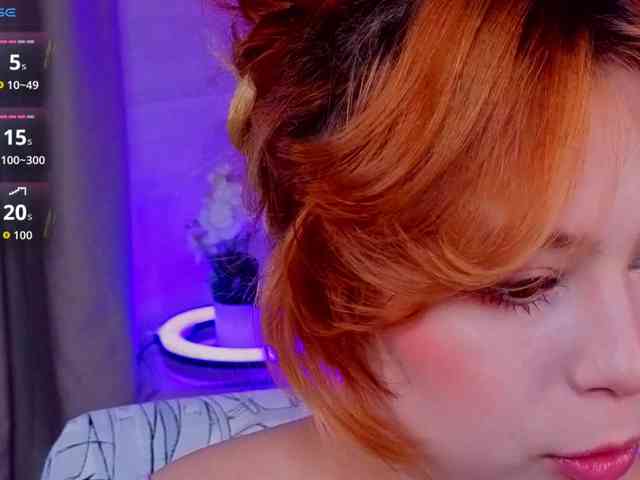 CoralineJones webcam