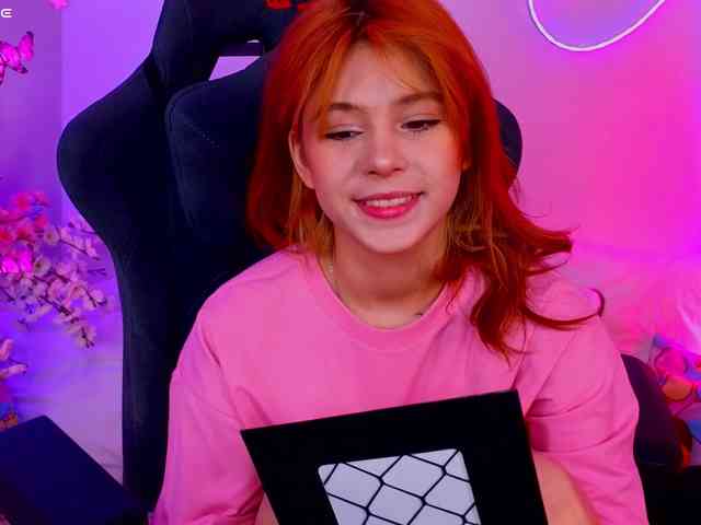 CoralineJones webcam