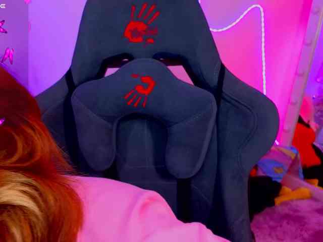 CoralineJones webcam