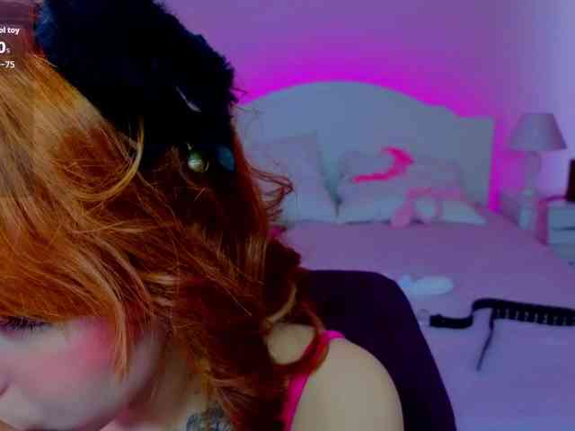 CoralineJones webcam