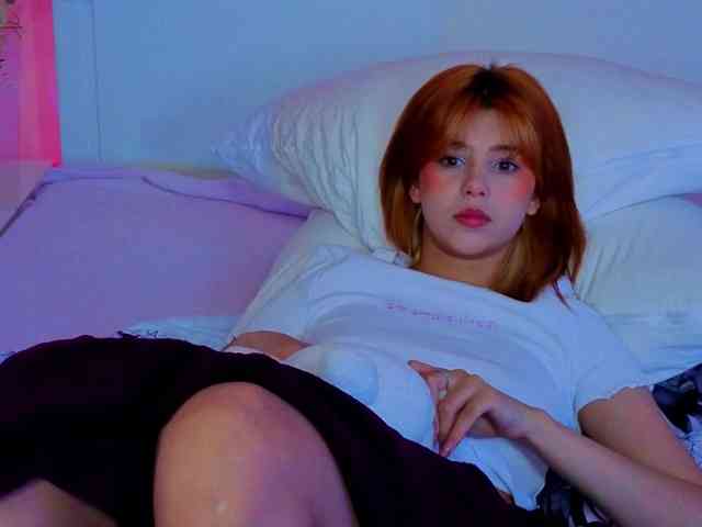 CoralineJones webcam