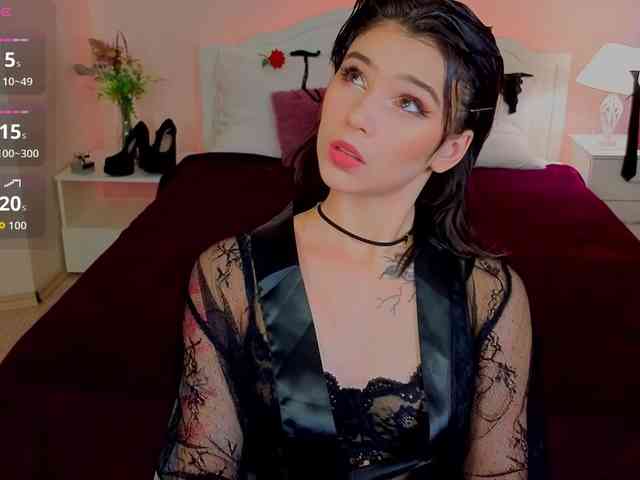 CoralineJones webcam