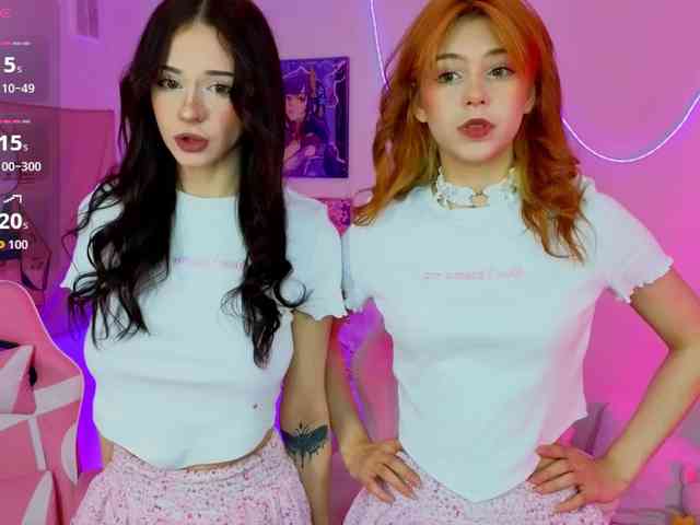 CoralineJones webcam