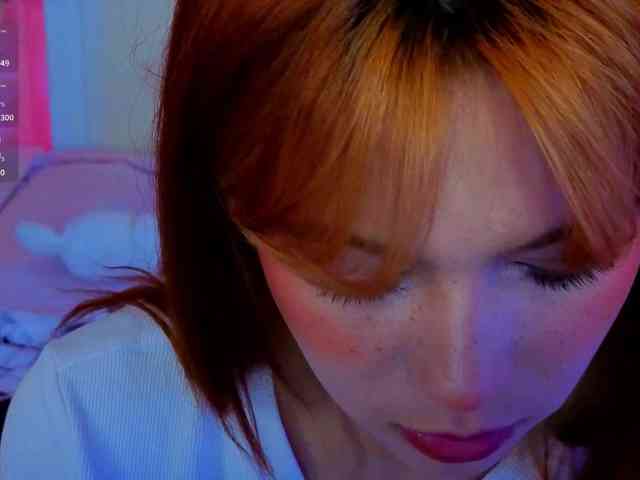 CoralineJones webcam