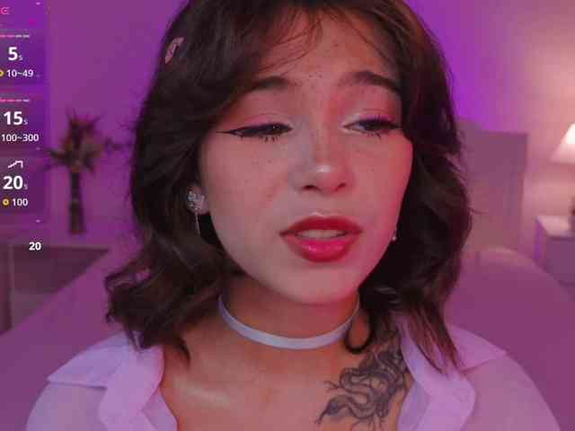 CoralineJones webcam