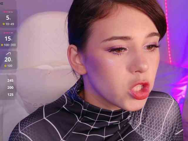 CoralineJones webcam