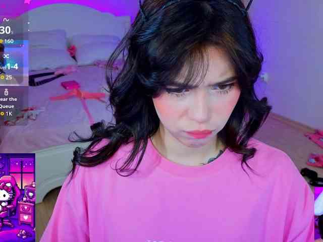 CoralineJones webcam