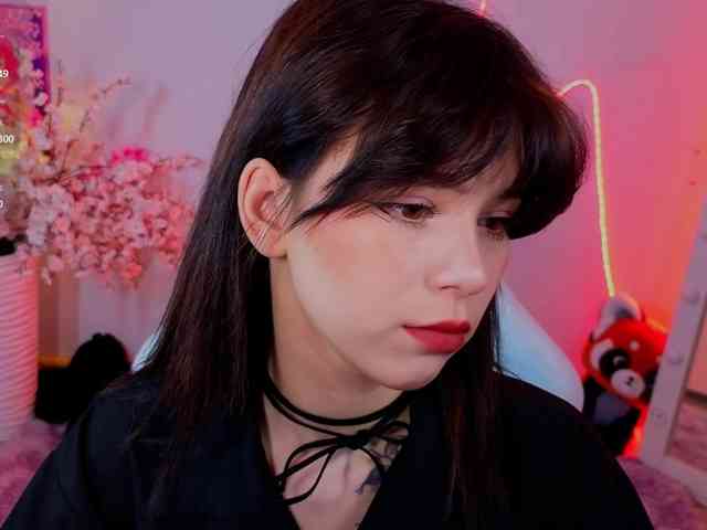 CoralineJones webcam
