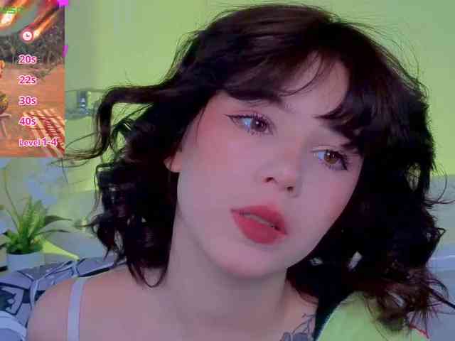 CoralineJones webcam