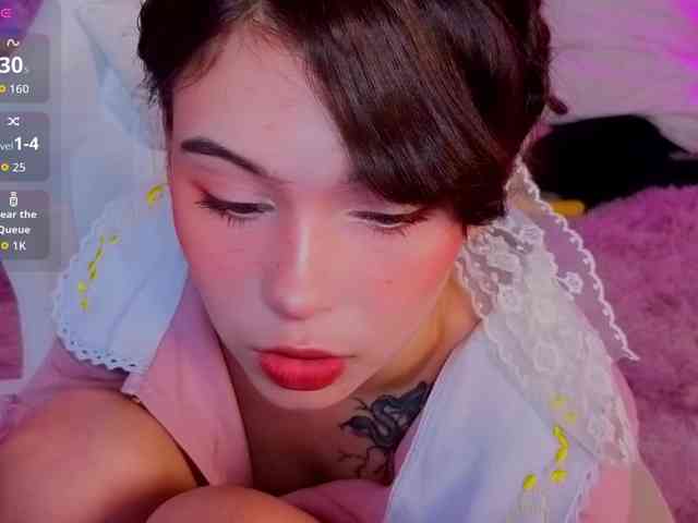 CoralineJones webcam