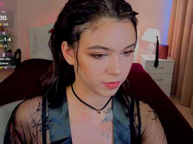 CoralineJones webcam
