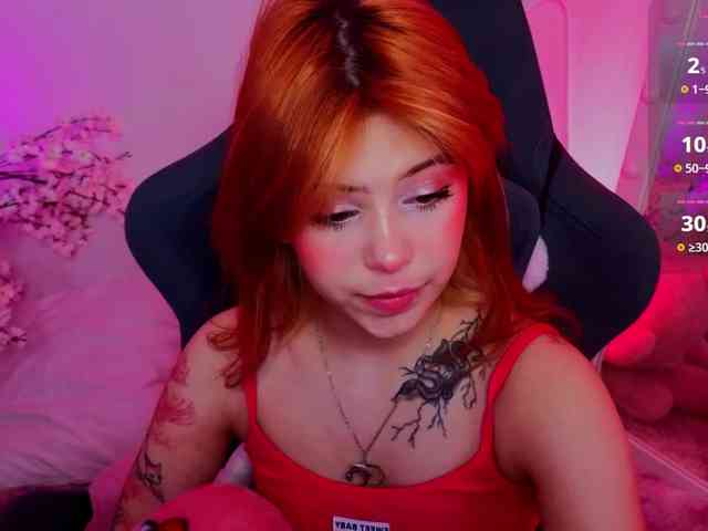 CoralineJones webcam