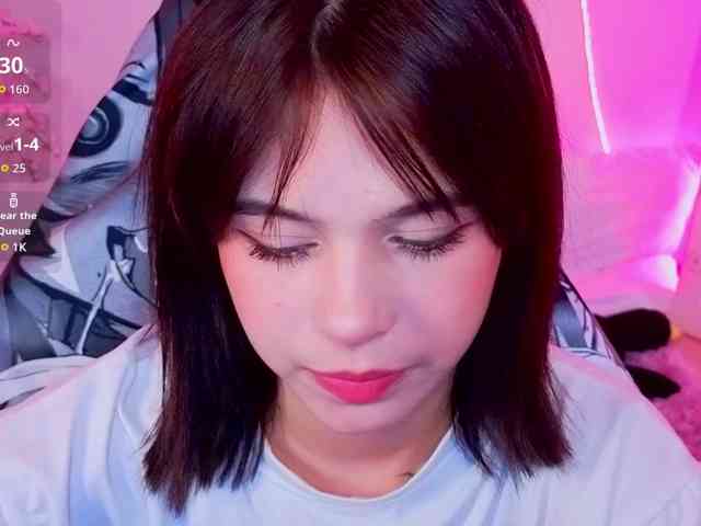 CoralineJones webcam
