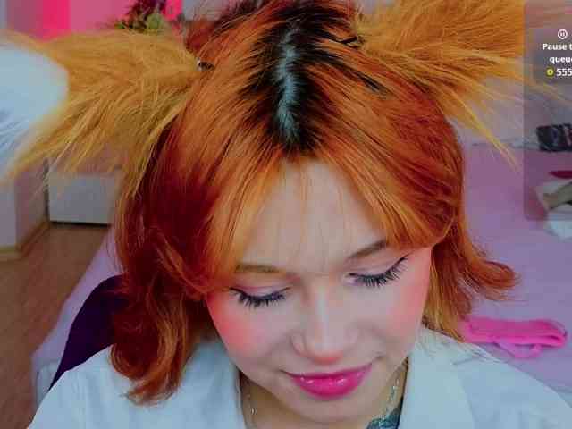 CoralineJones webcam