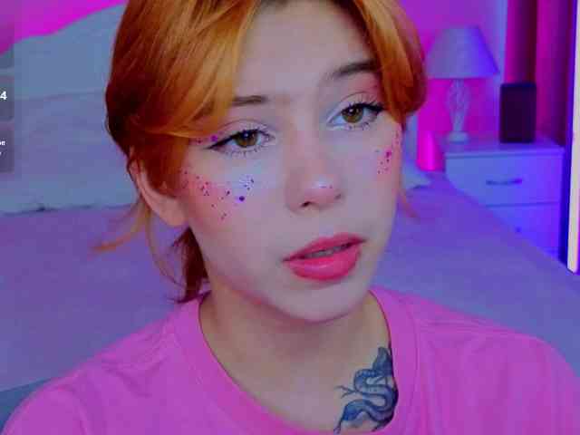CoralineJones webcam