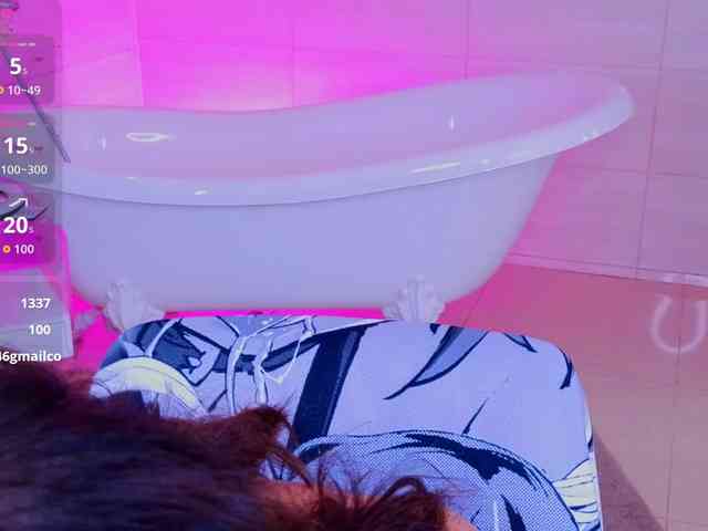 CoralineJones webcam