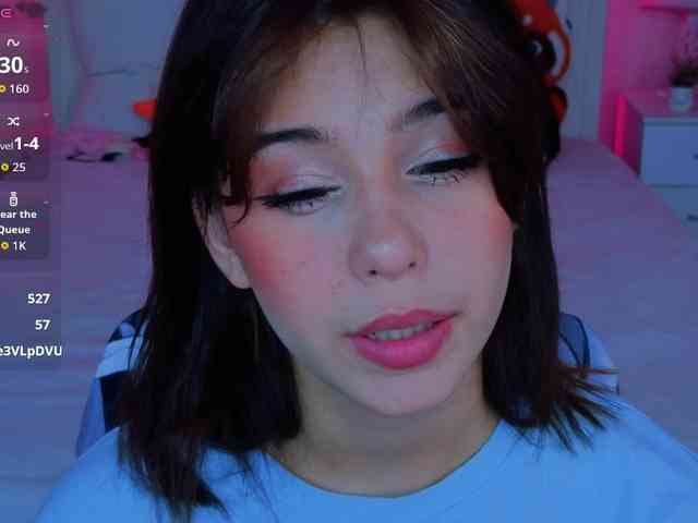 CoralineJones webcam