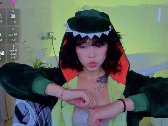CoralineJones webcam