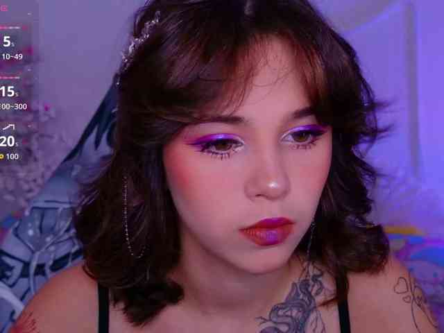 CoralineJones webcam