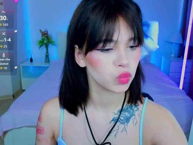 CoralineJones webcam