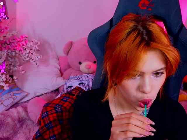 CoralineJones webcam