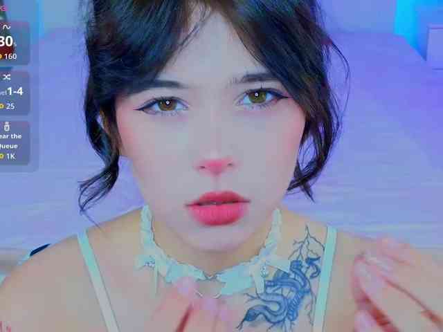 CoralineJones webcam