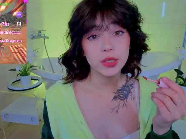CoralineJones webcam