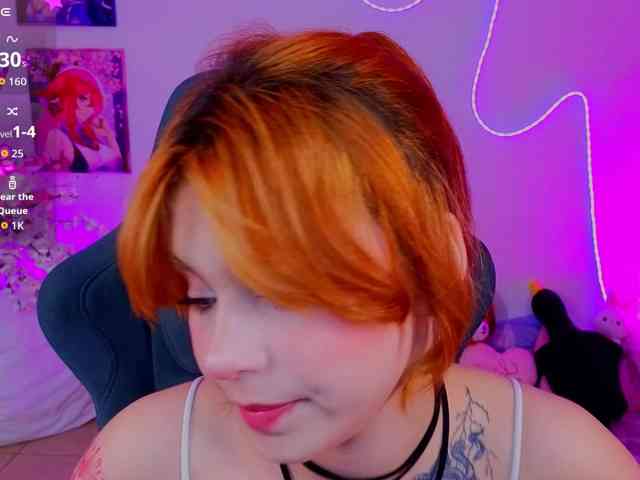 CoralineJones webcam