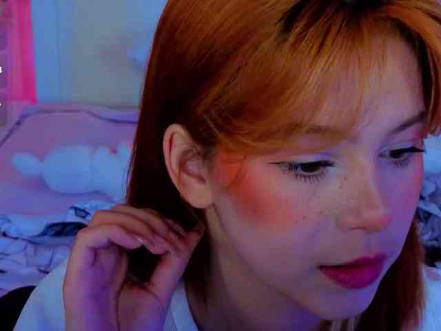 CoralineJones webcam