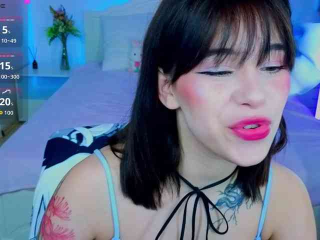 CoralineJones webcam