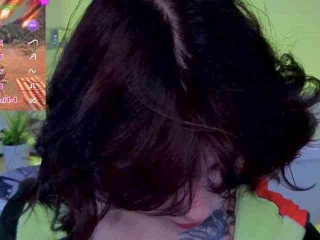 CoralineJones webcam