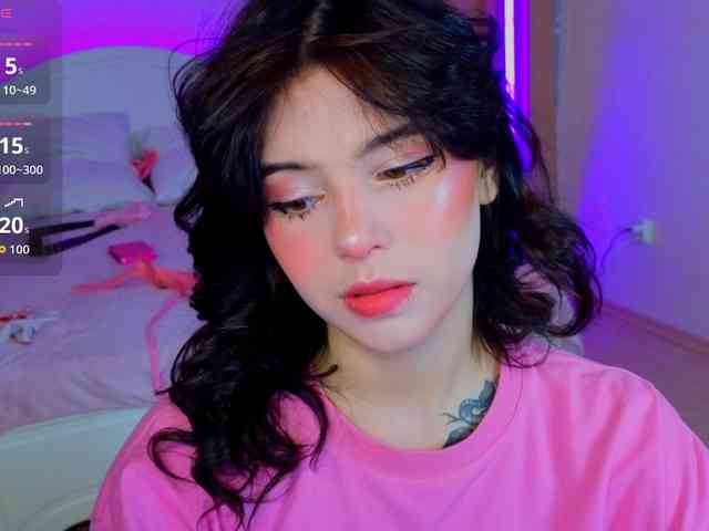 CoralineJones webcam