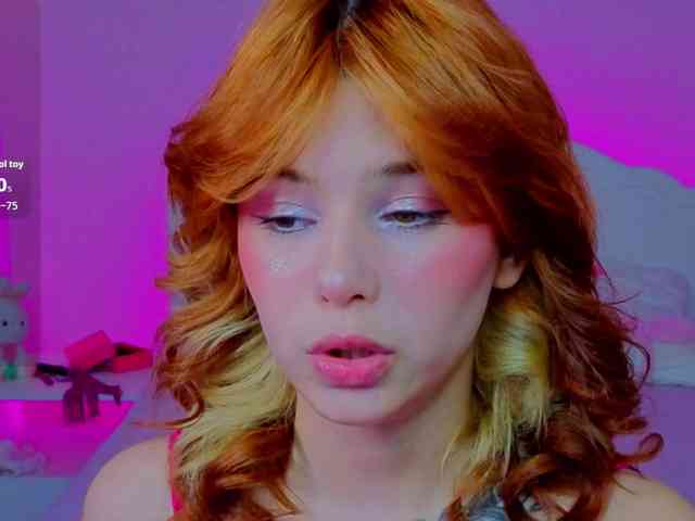 CoralineJones webcam