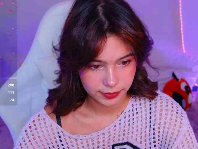 CoralineJones webcam