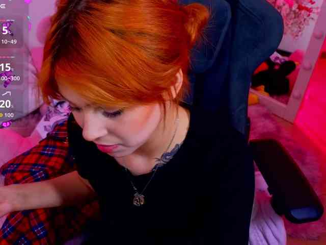 CoralineJones webcam