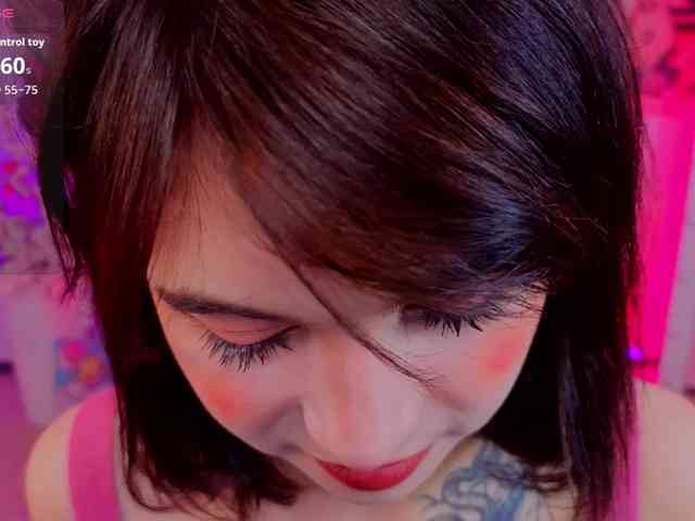 CoralineJones webcam