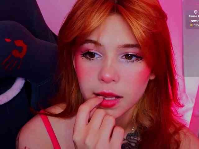 CoralineJones webcam