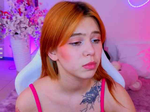 CoralineJones webcam