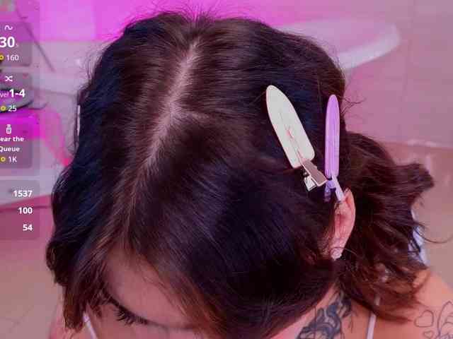 CoralineJones webcam