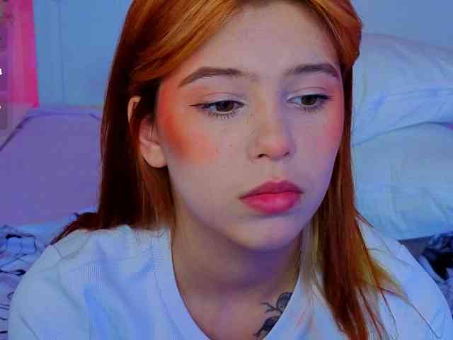 CoralineJones webcam