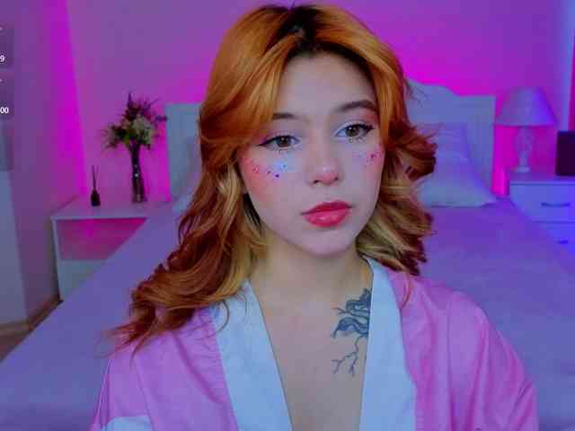 CoralineJones webcam