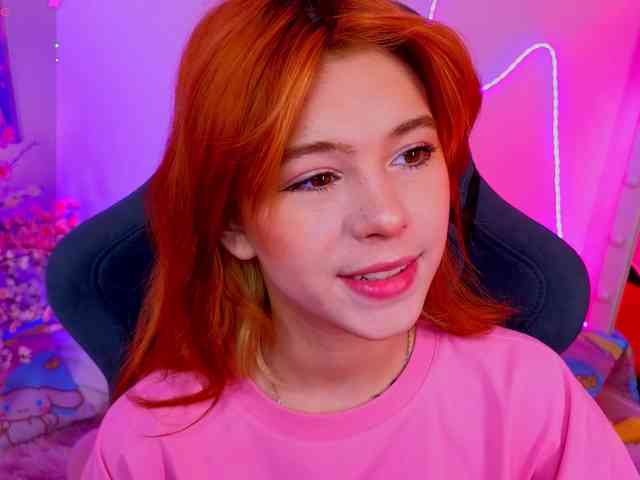 CoralineJones webcam