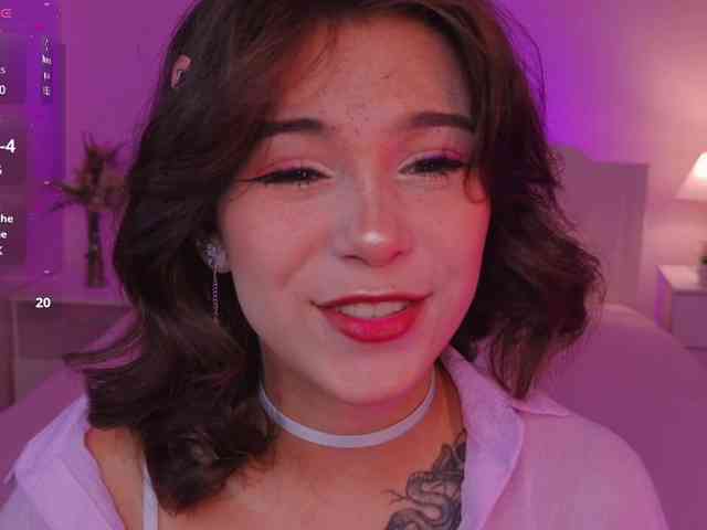 CoralineJones webcam