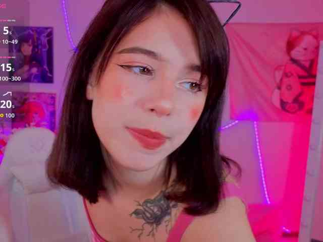 CoralineJones webcam