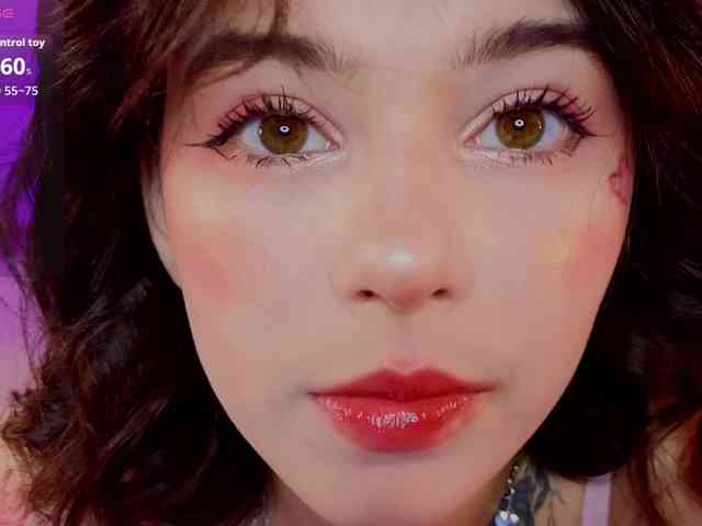 CoralineJones webcam