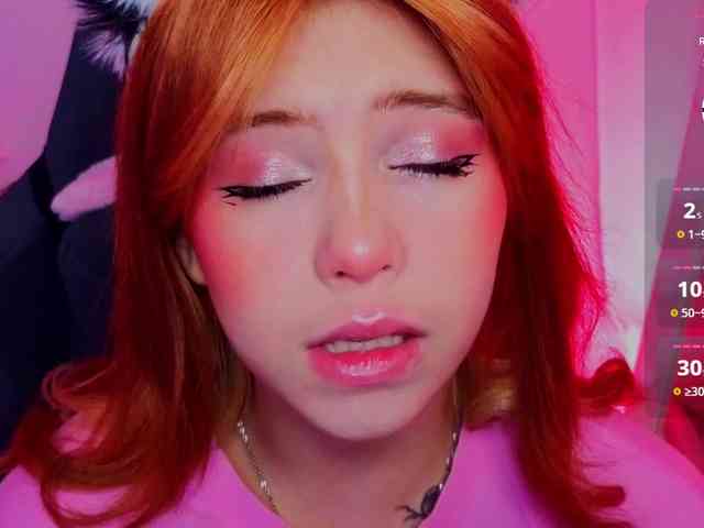 CoralineJones webcam