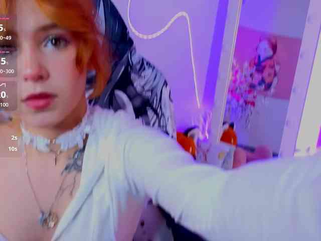 CoralineJones webcam