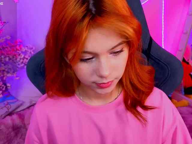 CoralineJones webcam