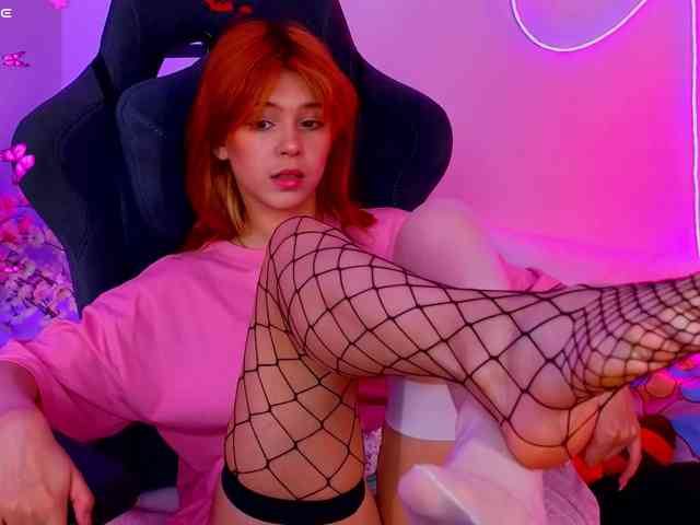 CoralineJones webcam