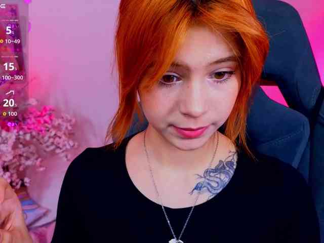 CoralineJones webcam